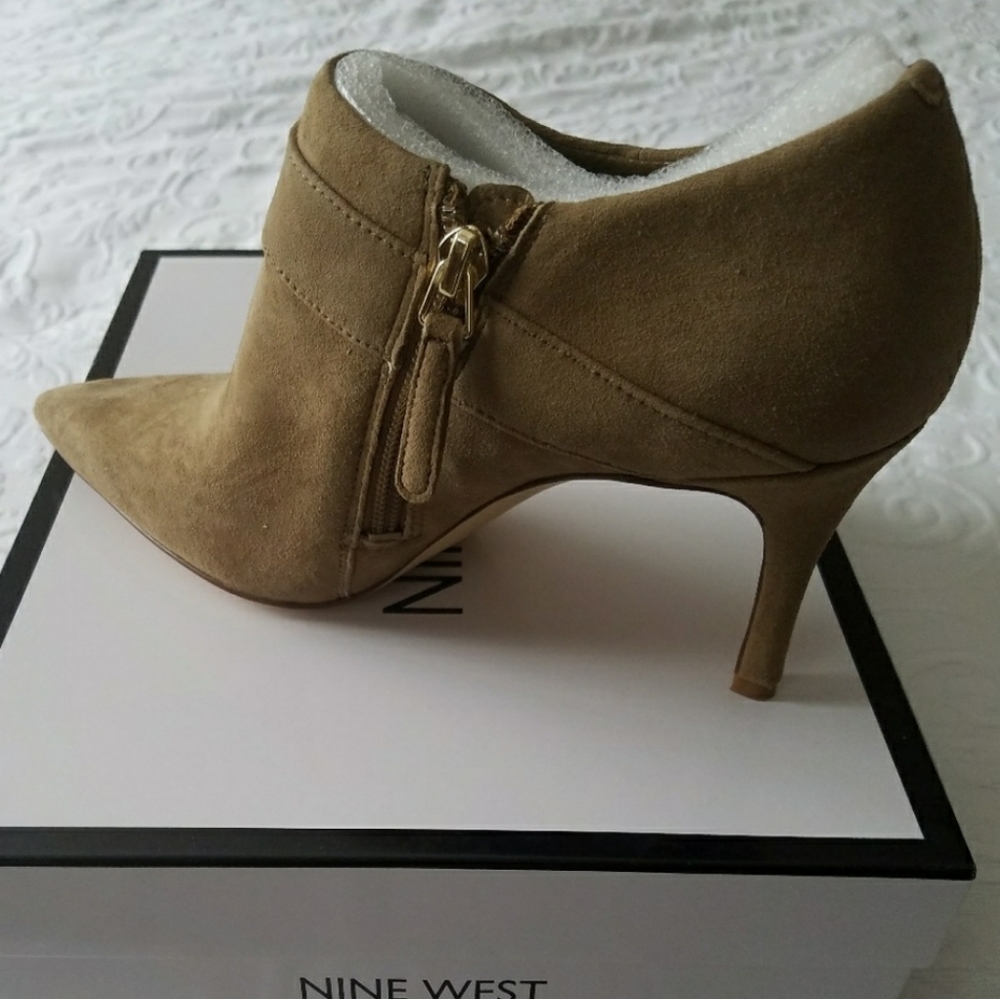 Nine West Maillolo Green Suade size 9 - Picture 2 of 6